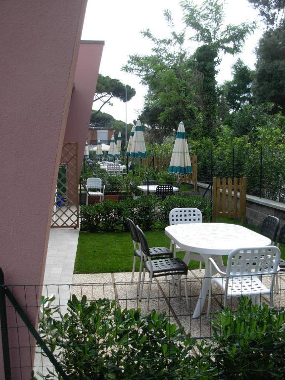 Miramare Resort Tirrenia Bagian luar foto